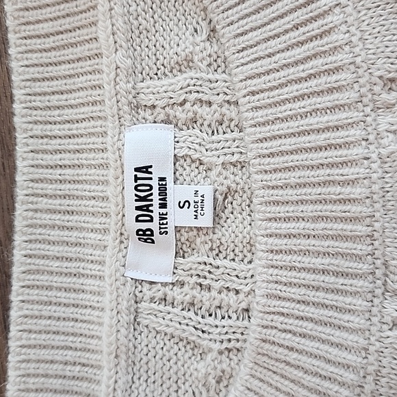 BB Dakota x Steve Madden Sweater Size S - Picture 2 of 4